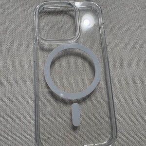 Clear iPhone 15 Pro phone case MagSafe
